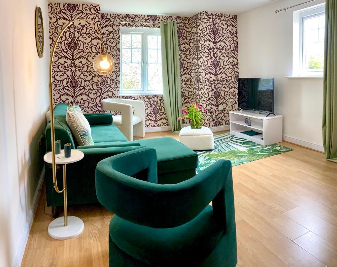 The Comfy Flat- Modern & Bright 2 Bedrooms Appartamento
